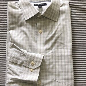 Men’s Banana Republic button down dress shirt